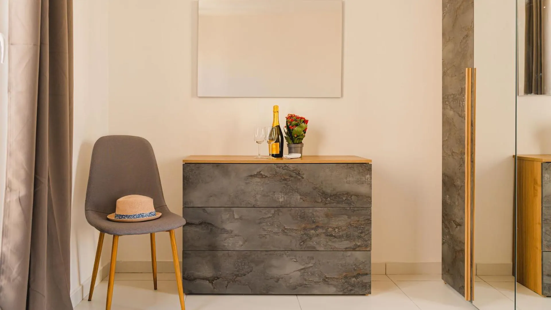 Stunning 1Bdr Main Street Penthouse! Near Sea! Apartment Gzira 0*,  Malta