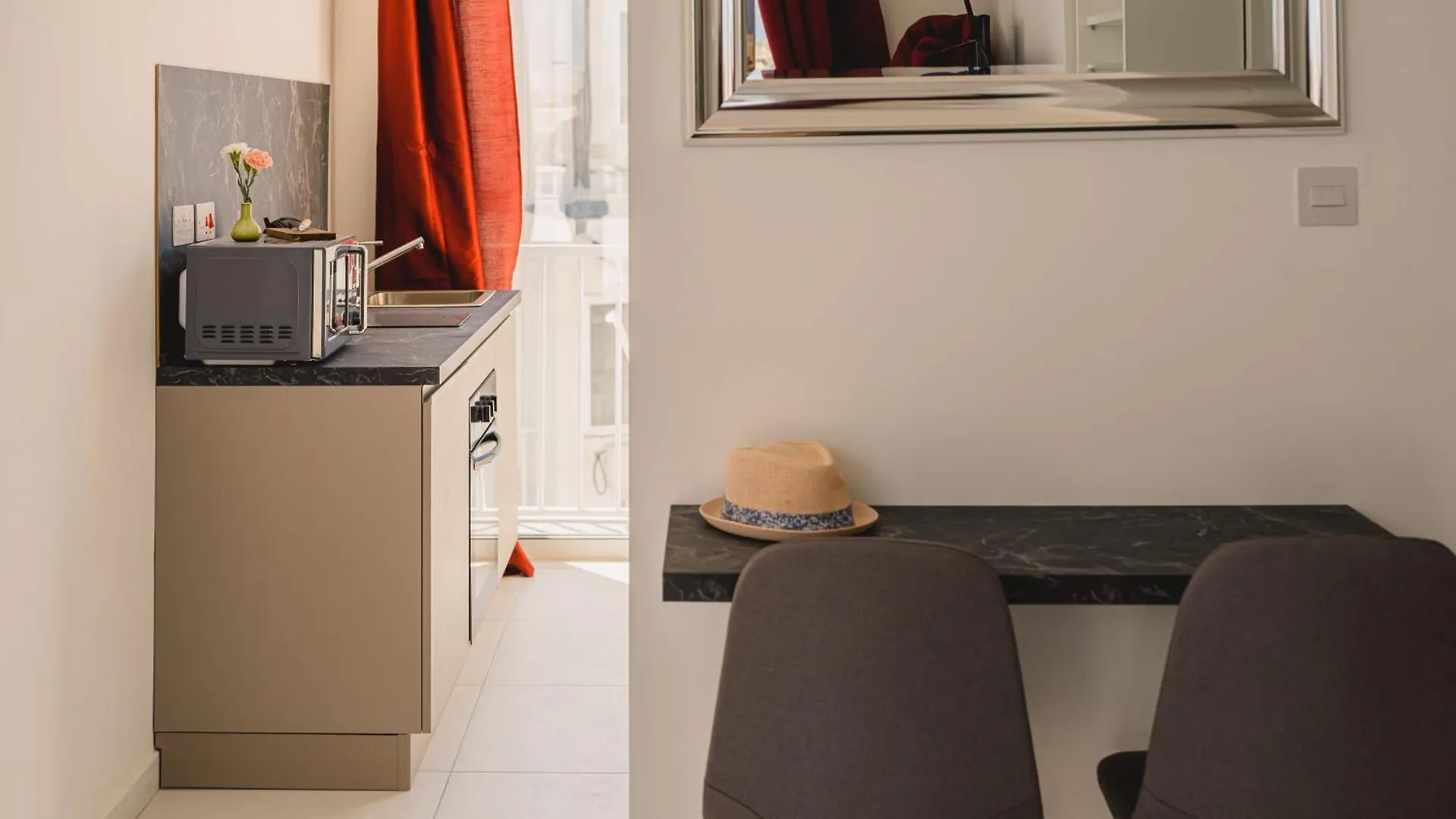 Stunning 1Bdr Main Street Penthouse! Near Sea! Apartment Gzira Malta