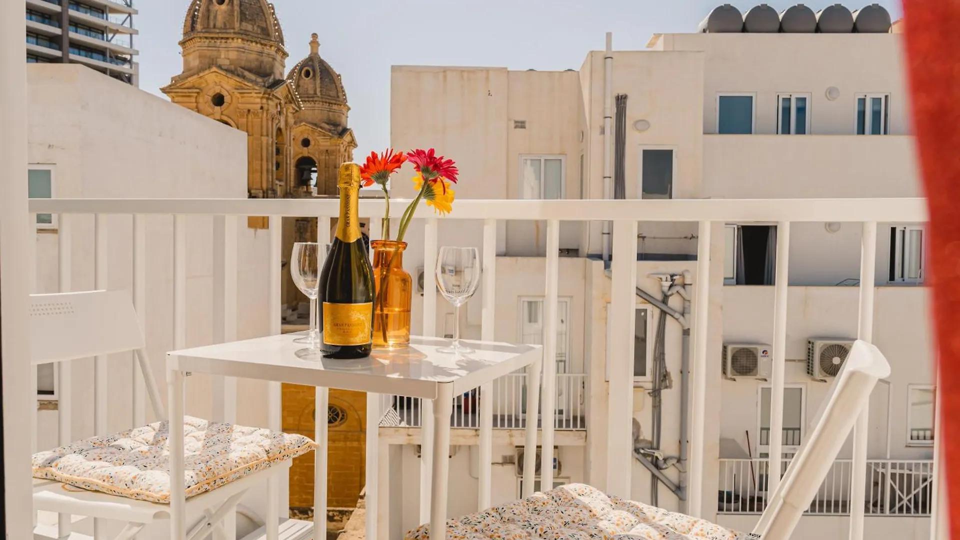 Stunning 1Bdr Main Street Penthouse! Near Sea! Apartment Gzira