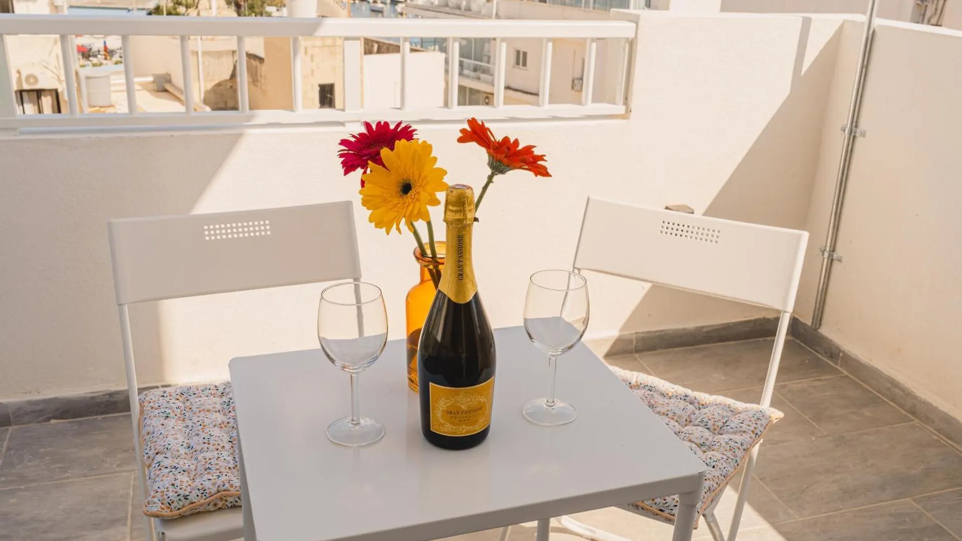 Stunning 1Bdr Main Street Penthouse! Near Sea! Apartment Gzira 0*,