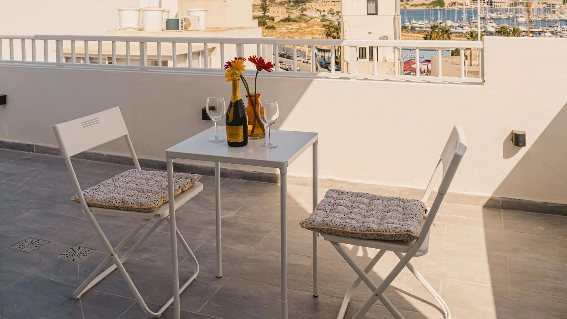 Stunning 1Bdr Main Street Penthouse! Near Sea! Apartment Gzira Malta