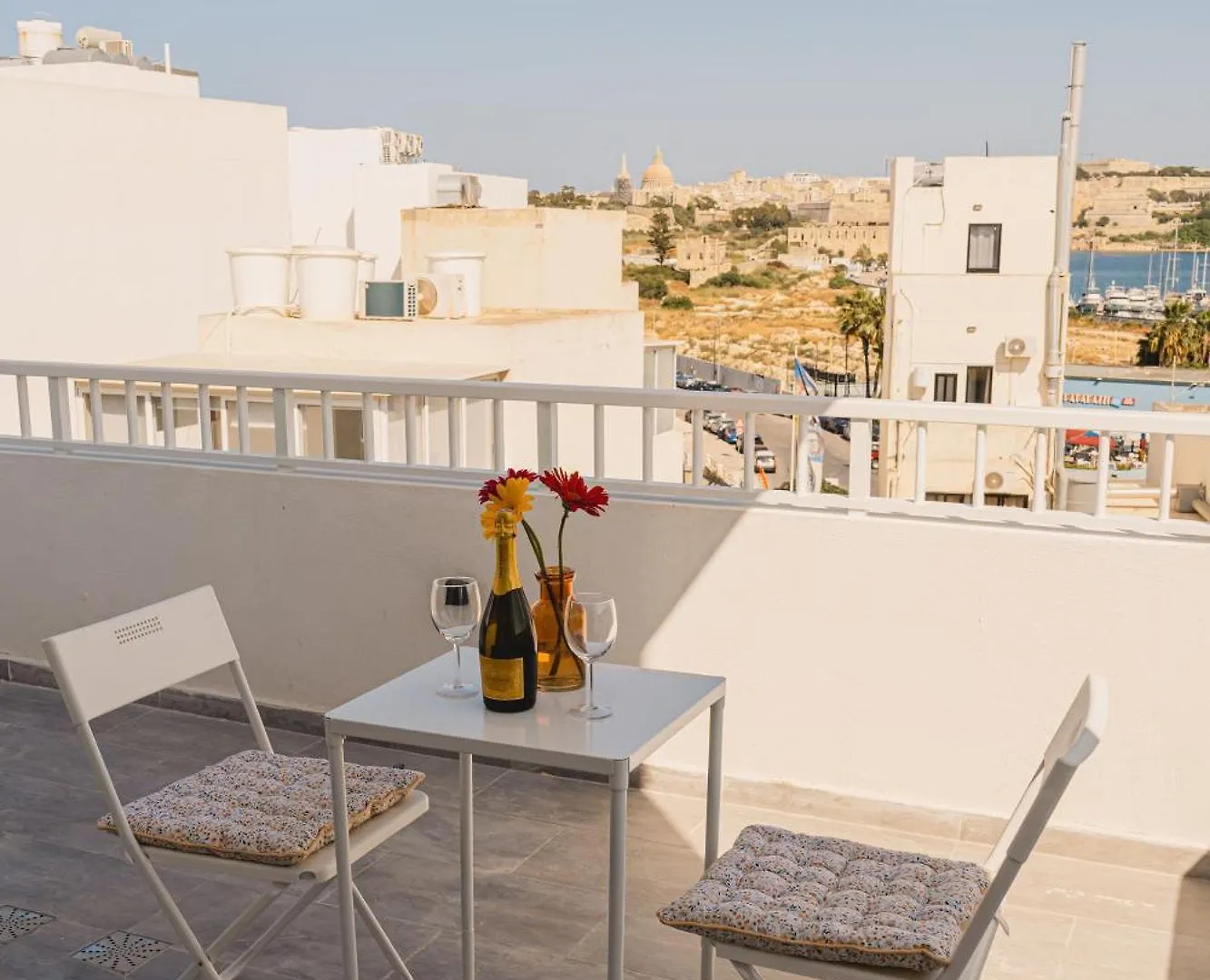 Stunning 1Bdr Main Street Penthouse! Near Sea! Apartment Gzira 0*,  Malta